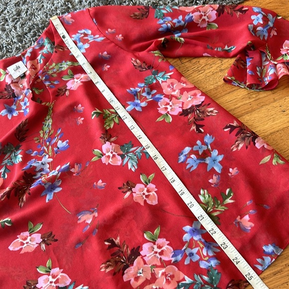 CAbi #3590 Devoted Red Floral Blouse Small Keyhole Chiffon - Picture 8 of 12